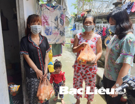 Sở LĐ-TB&XH: Hỗ trợ 15 suất quà cho đối tượng bảo trợ xã hội