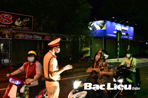 TP. Bạc Liêu: Còn nhiều trường hợp ra đường sau 18 giờ