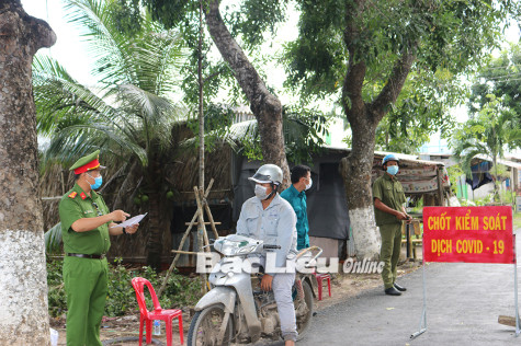 Kiểm soát người ra đường ở mức độ cao