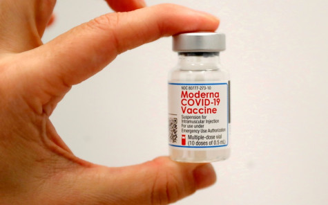 Anh cấp phép tiêm vaccine Moderna cho trẻ em, Nhật Bản chống dịch dựa trên 3 trụ cột