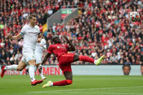 Jota và Mane lập công, Liverpool đánh bại Burnley