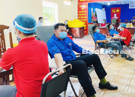 Hiến 163 đơn vị máu tình nguyện