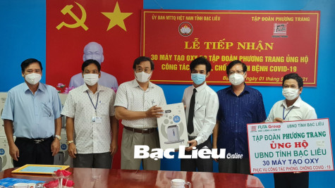 Tập đoàn Phương Trang trao tặng 30 máy tạo oxy trị giá 500 triệu đồng