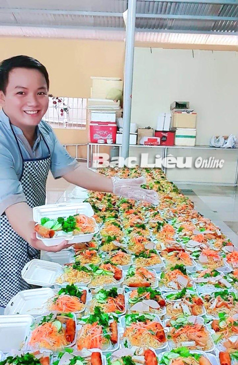 Anh La Thành Đệ - Người “giữ lửa” bếp ăn từ thiện