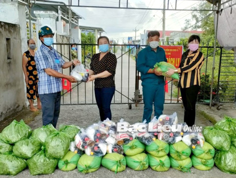 Hội LHPN huyện Phước Long: Hỗ trợ lương thực, thực phẩm cho hơn 20 hội viên khó khăn trong khu phong tỏa