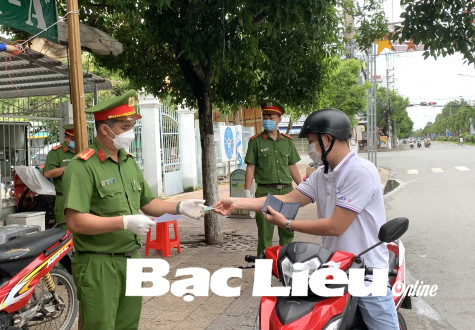 Cán bộ, công chức, viên chức và người lao động không được ra vào địa bàn cấp huyện áp dụng Chỉ thị 16