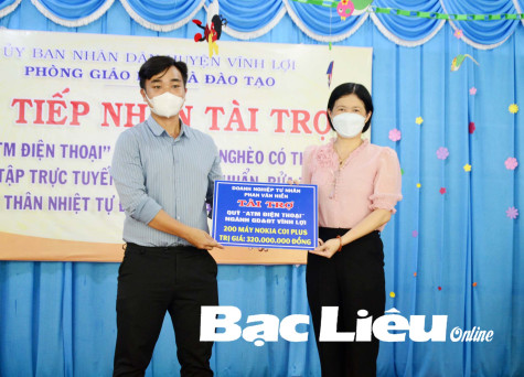 Ngành Giáo dục huyện Vĩnh Lợi: Tiếp nhận tài trợ Chương trình “ATM điện thoại” cho học sinh nghèo