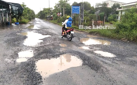 Tuyến đường Giồng Nhãn - Gò Cát xuống cấp nghiêm trọng: Người dân bất an