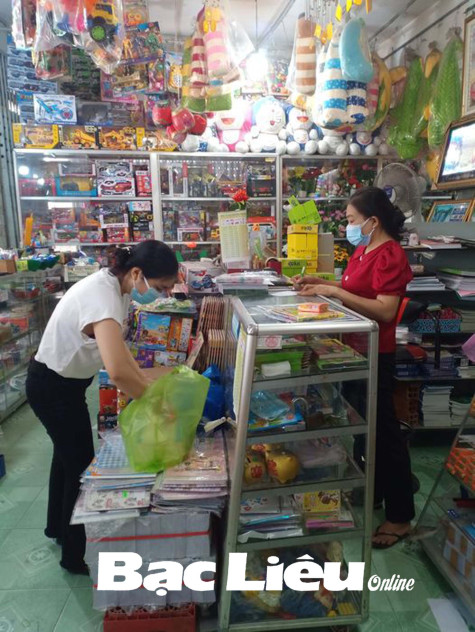 Thị trường năm học mới khởi động muộn