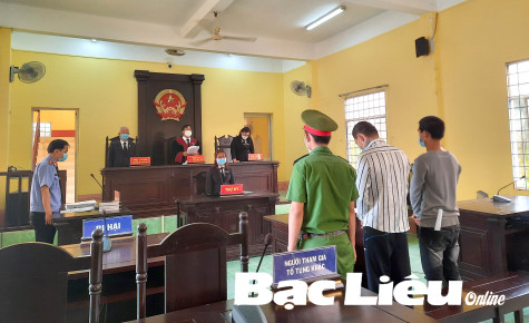 Chống người thi hành công vụ tại chốt kiểm tra phòng, chống dịch COVID-19