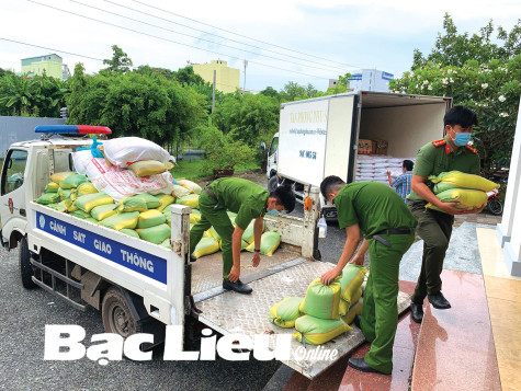 Ấm áp nghĩa đồng bào!