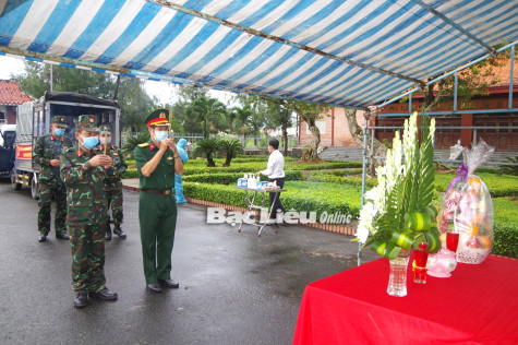 Bộ Chỉ huy Quân sự tỉnh Bạc Liêu: Tiếp nhận và bàn giao tro cốt nhân dân tử vong do dịch COVID-19
