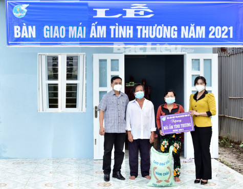 Hội LHPN huyện Vĩnh Lợi:​ Bàn giao 3 căn Mái ấm tình thương cho hội viên khó khăn