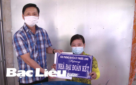 Huyện Phước Long: Bàn giao 3 căn nhà đại đoàn kết cho hộ khó khăn