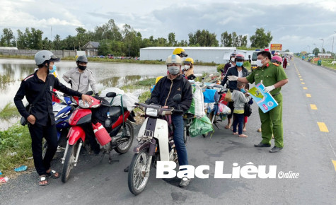 Ấm tình đồng hương trong cơn đại dịch