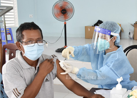 ​Bệnh viện Răng Hàm Mặt Trung ương TP. Hồ Chí Minh: Tiêm vắc-xin ngừa COVID-19 cho khoảng 1.500 người dân tỉnh Bạc Liêu