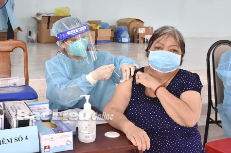 Trên 63% dân số được tiêm vắc-xin ngừa COVID-19