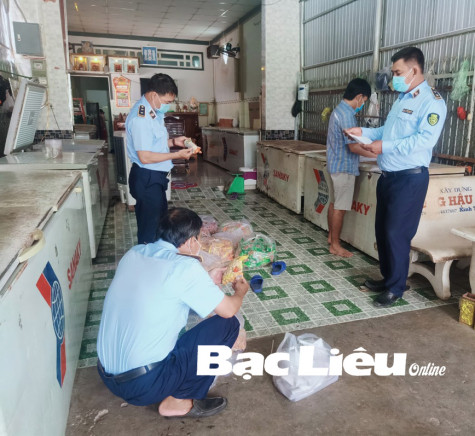 Siết chặt công tác đấu tranh chống buôn lậu, hàng giả, hàng kém chất lượng
