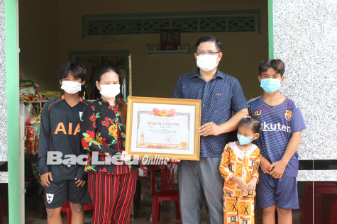 ​Trao bằng Tổ quốc ghi công cho công dân hy sinh cứu người