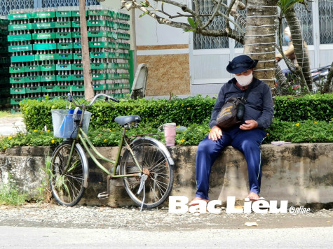 Chật vật mưu sinh