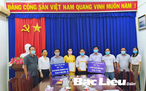 Doanh nghiệp đồng hành cùng người nuôi tôm