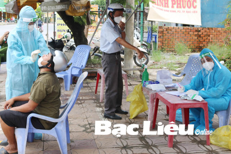 Người dân đồng lòng tiếp tục tầm soát COVID-19 trong cộng đồng