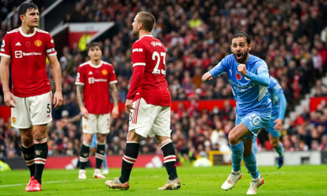 Đè bẹp Man Utd, Man City chiếm vị trí thứ hai