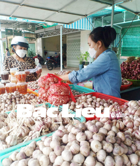 Chợ truyền thống đìu hiu