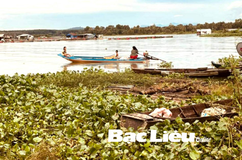 Mưu sinh ở làng bè