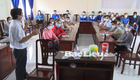 Huyện Đông Hải: Tập huấn lấy mẫu xét nghiệm SARS-CoV-2 cho hơn 50 tình nguyện viên