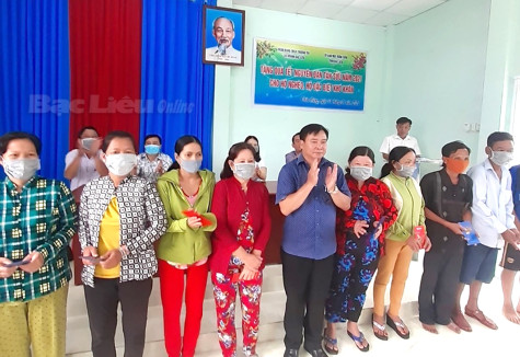 Chăm lo hộ nghèo, cận nghèo trong đại dịch COVID-19