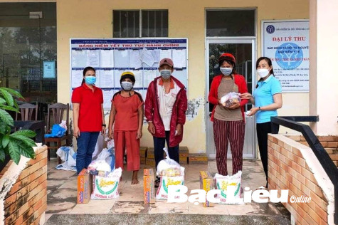 Hội LHPN xã Hiệp Thành: Hỗ trợ 50 suất quà cho người dân có hoàn cảnh khó khăn