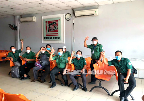 Những tài xế tình nguyện chở bệnh nhân COVID-19