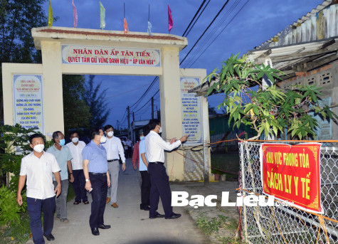 Phó Chủ tịch Thường trực UBND tỉnh - Lê Tấn Cận: Kiểm tra công tác phòng, chống dịch bệnh COVID-19 tại xã Vĩnh Mỹ A, huyện Hòa Bình