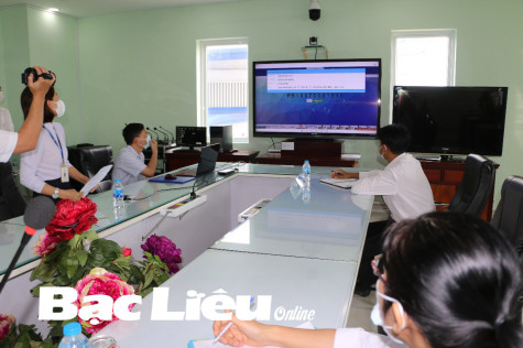 31 khách hàng trúng thưởng  Chương trình quay số trúng thưởng “cài app ngay, quà liền tay” của Công ty Điện lực Bạc Liêu
