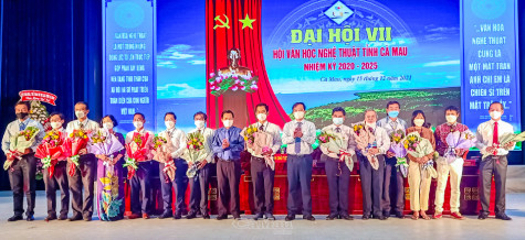 Ông Trịnh Thanh Vũ giữ chức Chủ tịch Hội Văn học – Nghệ thuật