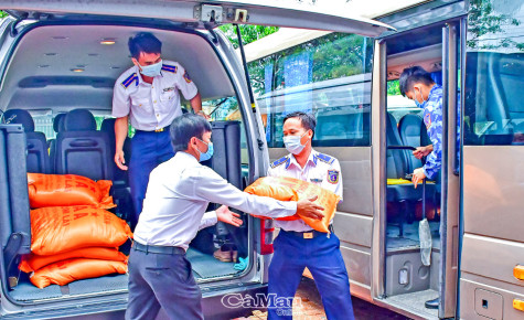 Ðồng hành cùng cảnh sát biển