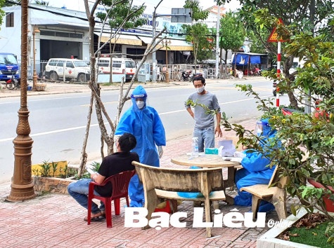 “Ông già Noel” mặc đồ xanh