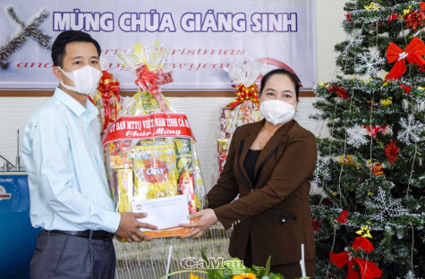 Mong đồng bào các tôn giáo tiếp tục đồng hành cùng tỉnh