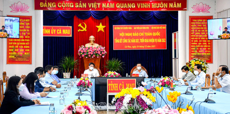Tiếp tục động viên Nhân dân đoàn kết, đồng lòng chống dịch Covid-19