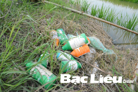 Cần thu gom xử lý chai lọ, bao bì thuốc bảo vệ thực vật sau khi sử dụng