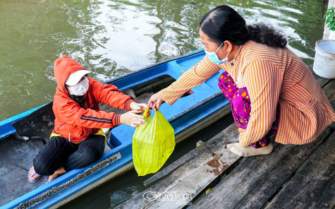 Nhà bên sông