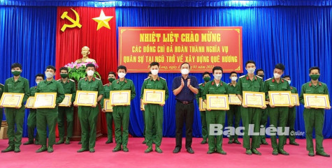Bộ Chỉ huy Quân sự tỉnh: Tiễn 48 quân nhân hoàn thành nghĩa vụ quân sự trở về địa phương