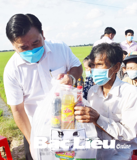 Tuổi trẻ Bạc Liêu: Nhận cờ thi đua xuất sắc của Trung ương Đoàn