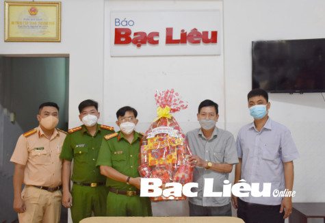 Ban Chỉ huy Công an TP. Bạc Liêu chúc tết Báo Bạc Liêu