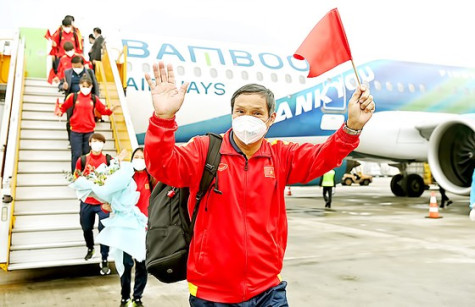 Hướng đến Giải thưởng Quả bóng vàng Việt Nam 2021: Vinh danh những người thầy tâm huyết
