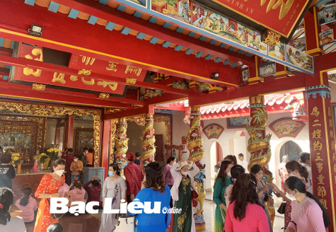 Đông đảo khách hành hương về Bạc Liêu trong ngày Rằm tháng Giêng