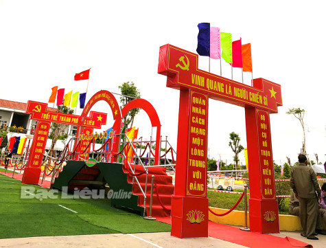 Qua “cầu vinh quang”
