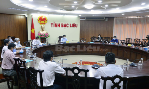 Phó Thủ tướng Vũ Đức Đam: Phải kiểm soát tốt dịch bệnh COVID-19 trong trường học