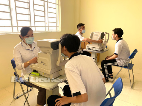Bệnh viện Thanh Vũ Medic Bạc Liêu: Triển khai Chương trình “Khám mắt miễn phí học đường”